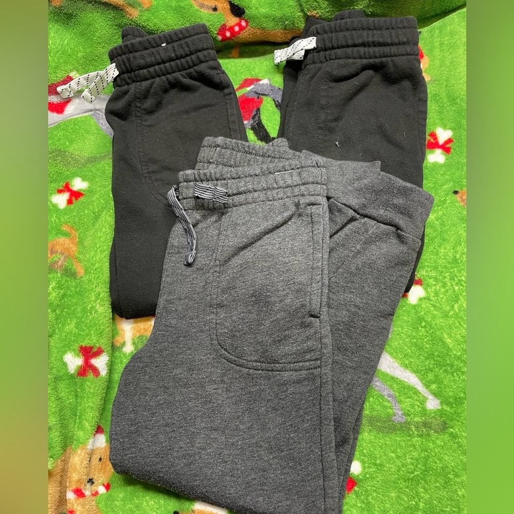 Lot of 3 Boys sweatpants size 6-7